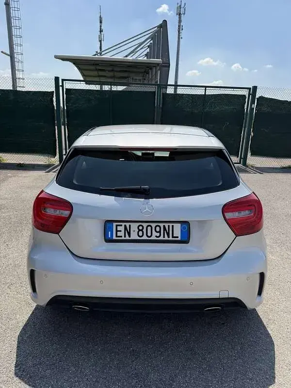 Usata Mercedes A200 Premium 136 CV (100 kW) 2012 Grigio Utilitaria