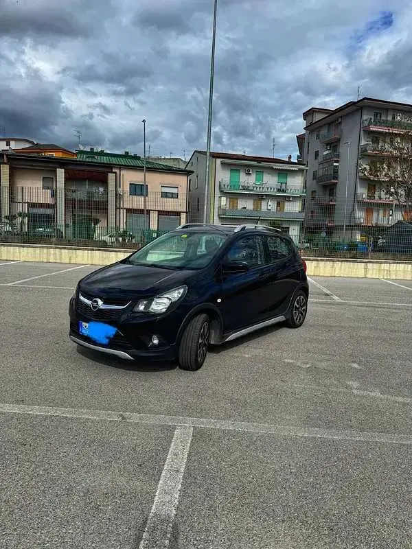 Usata Opel Karl Rocks 75 CV (55 kW) 2018 Nero Utilitaria