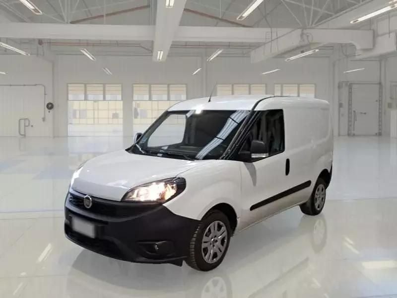 Usata 2021 Fiat Doblò Lounge Monovolume | 12.500 € (Buon prezzo) - Immagine 1/4