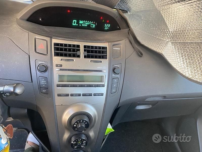 Usata Toyota Auris 100 CV (73 kW) 2009 Utilitaria