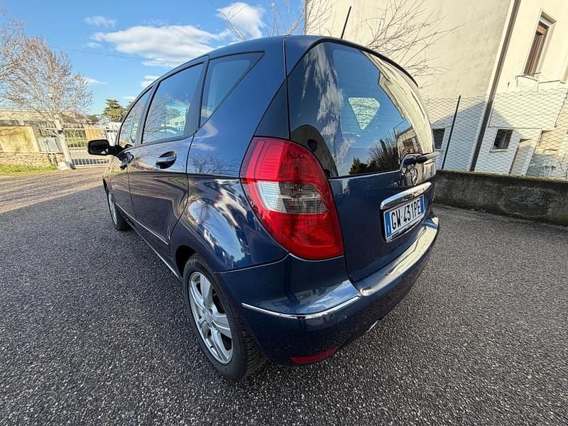 Usata Mercedes A160 Avantgarde 95 CV (69 kW) 2009 Blu Berlina