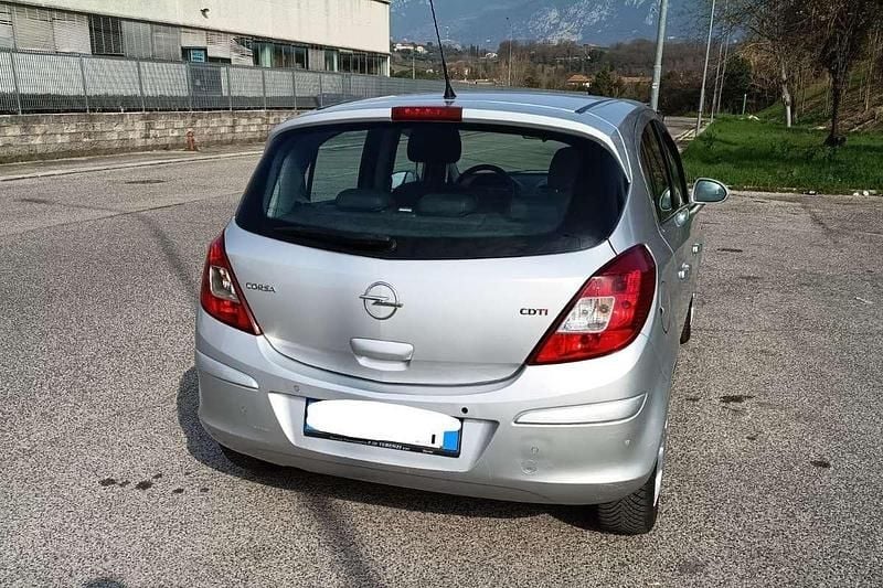 Usata Opel Corsa Enjoy 90 CV (66 kW) 2008 Utilitaria