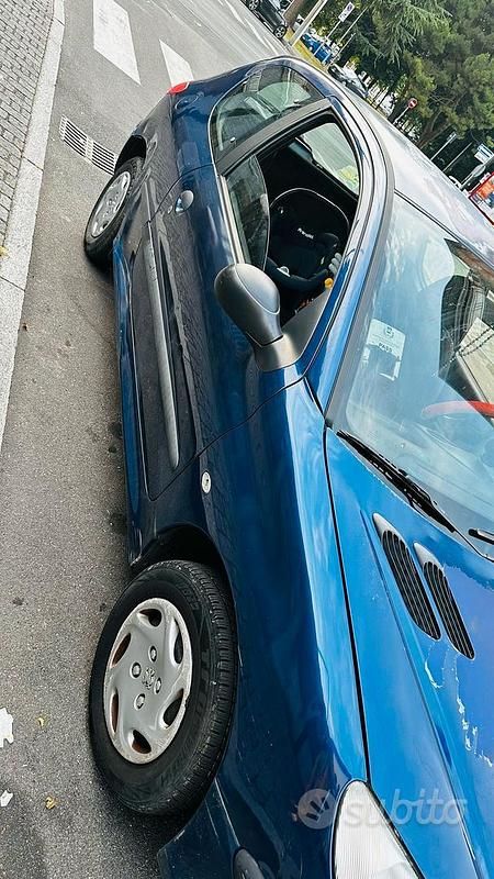 Usata Peugeot 206 2000 Blu Utilitaria