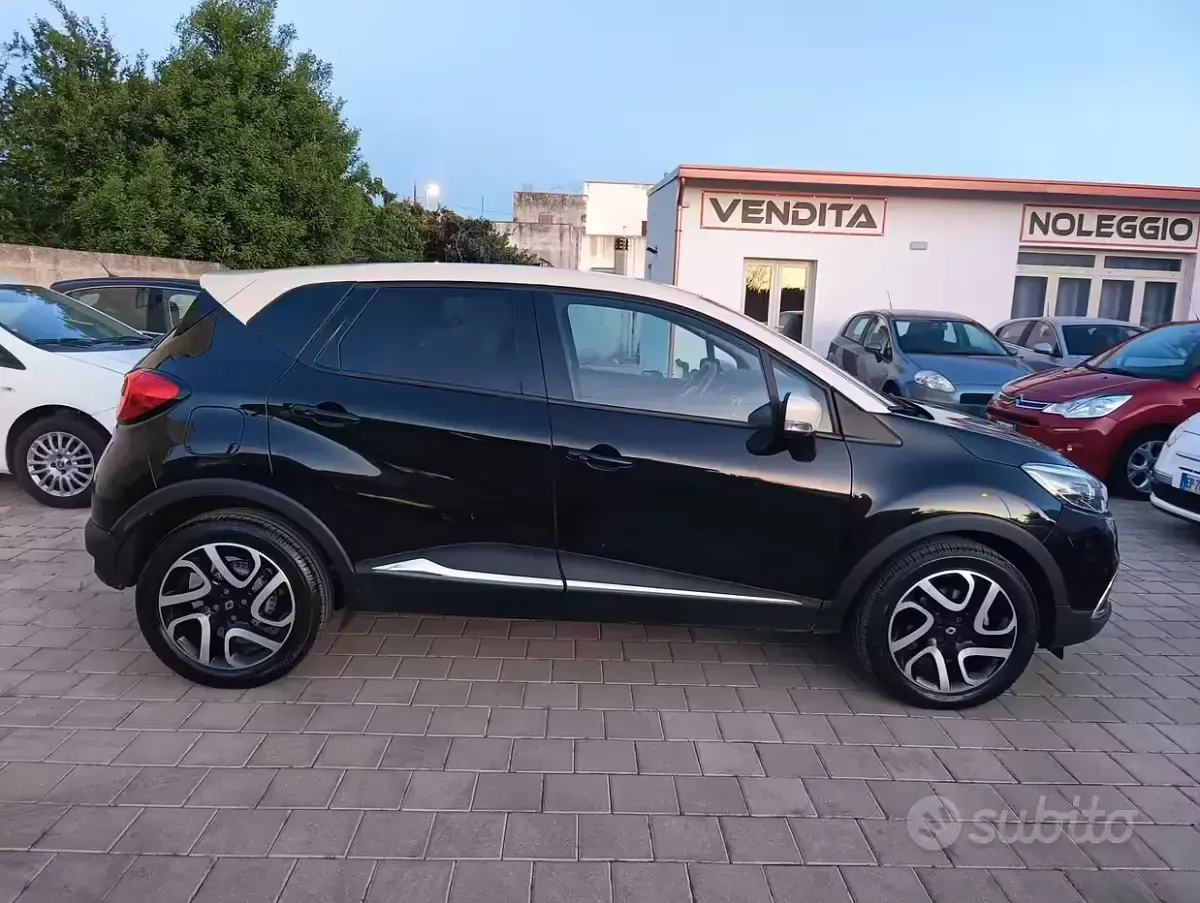 Usata Renault Captur 90 CV (66 kW) 2016 Nero SUV