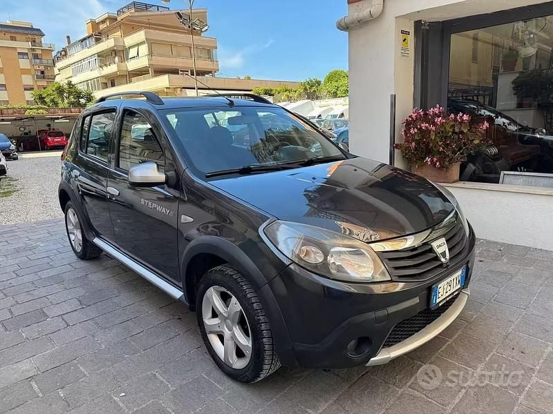 Usata Dacia Sandero Stepway 85 CV (62 kW) 2011 Grigio Utilitaria
