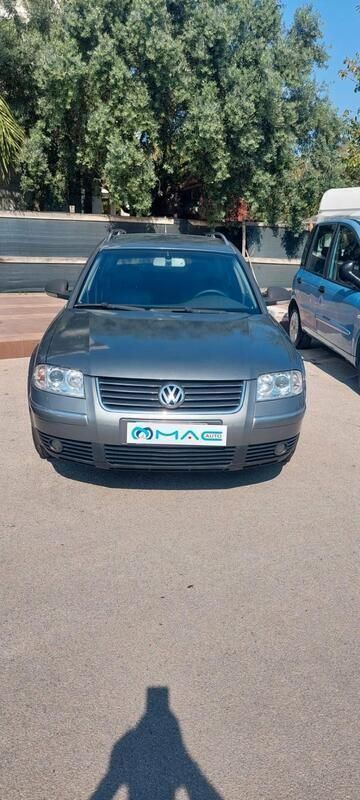 Usata VW Passat 135 CV (99 kW) 2005 Grigio Station wagon