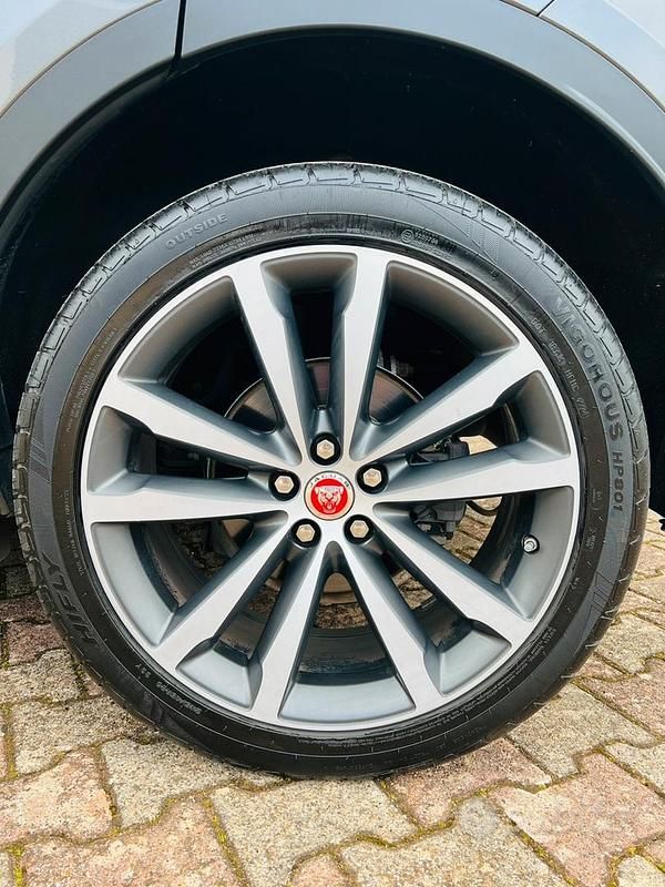 Usata Jaguar E-Pace R-Dynamic 250 CV (183 kW) 2018 Grigio SUV