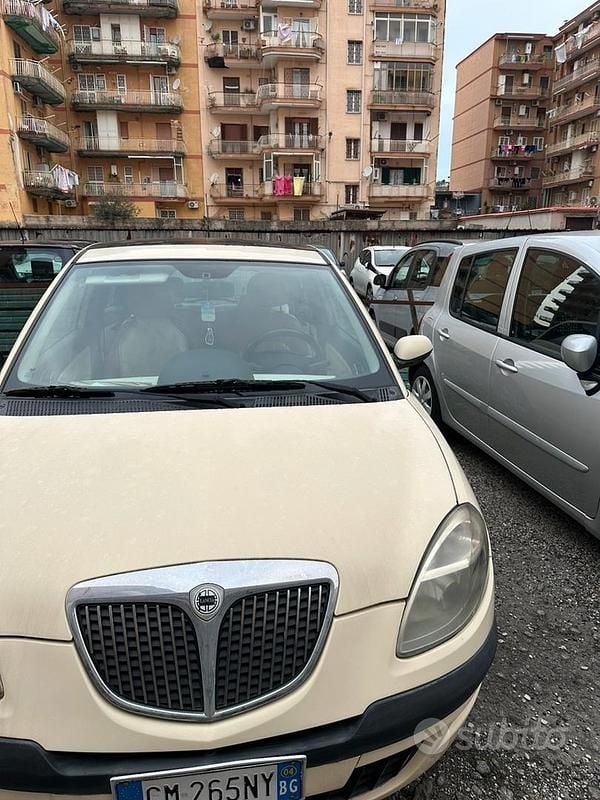 Usata Lancia Ypsilon 69 CV (50 kW) 2004 Utilitaria