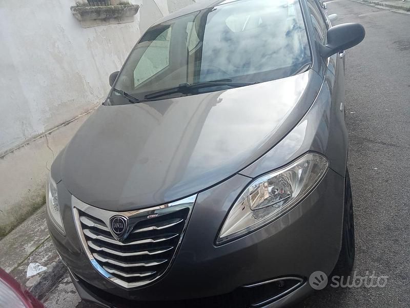 Usata Lancia Ypsilon Gold 86 CV (63 kW) 2013 Utilitaria