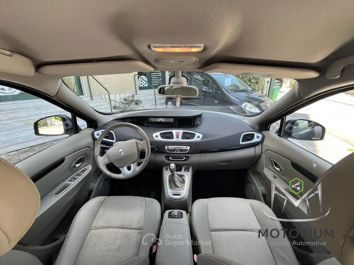 Usata Renault Scénic Dynamique 131 CV (96 kW) 2010 Gray Monovolume