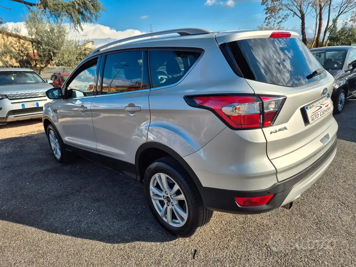 Usata Ford Kuga Business Edition 120 CV (88 kW) 2019 Grigio SUV