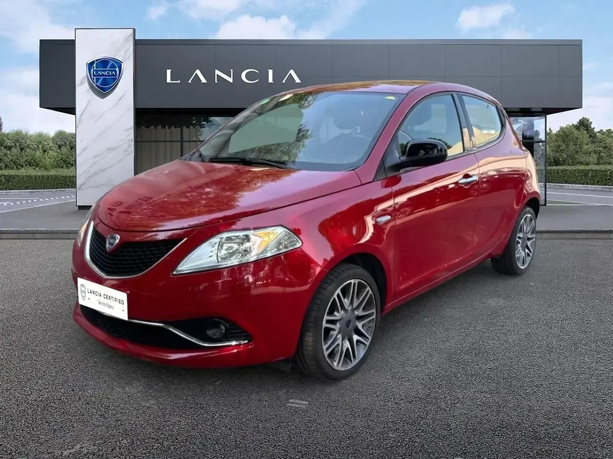 Usata Lancia Ypsilon Platinum 69 CV (50 kW) 2017 Utilitaria