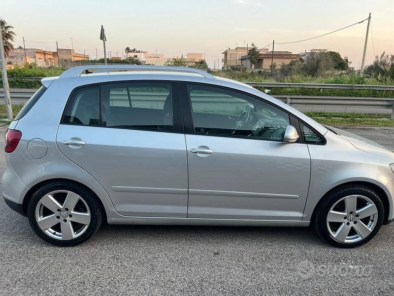 Usata VW Golf Plus Cross Sportline 105 CV (77 kW) 2007 Grigio Monovolume