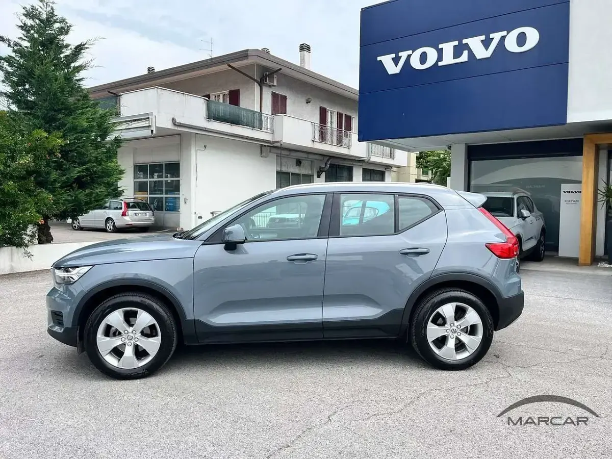 Usata Volvo XC40 Core 129 CV (94 kW) 2022 Grigio SUV