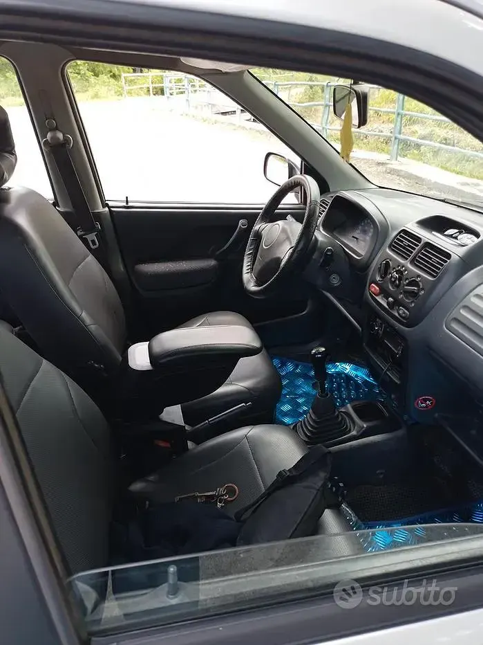 Usata Suzuki Ignis 83 CV (61 kW) 2002 Utilitaria