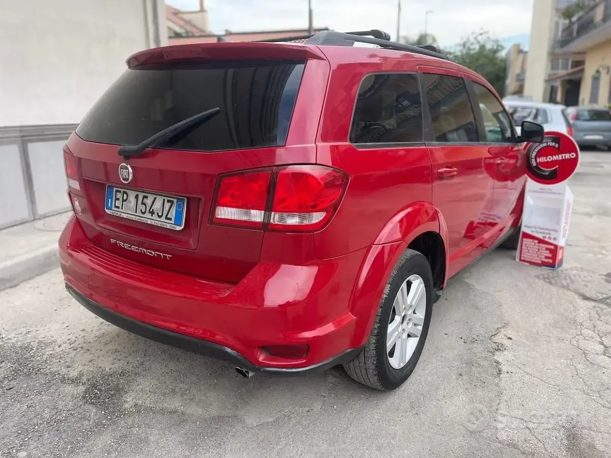 Usata Fiat Freemont 140 CV (102 kW) 2014 Rosso SUV