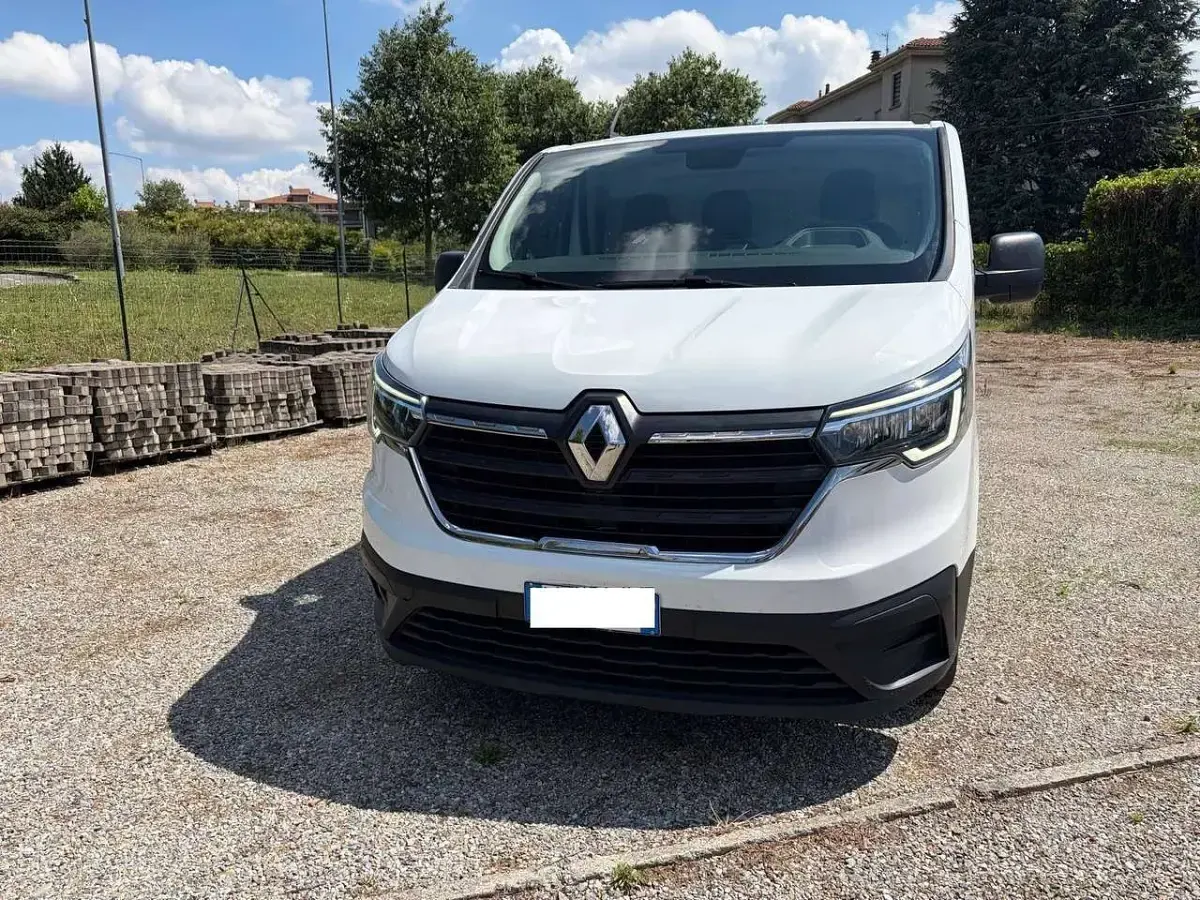 Usata Renault Trafic 110 CV (80 kW) 2022 Bianco Monovolume