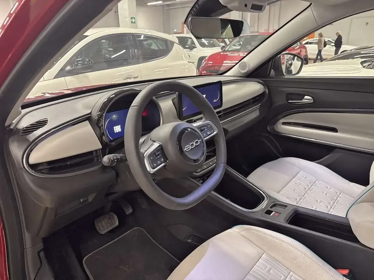 Usata Fiat 600 La Prima 110 CV (80 kW) 2025 Rosso SUV