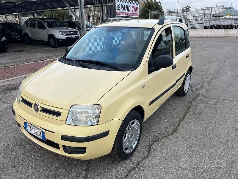 Giallo Usata 2010 Fiat Panda Dynamic Berlina | 1990 € (Super prezzo) - Immagine 1/4