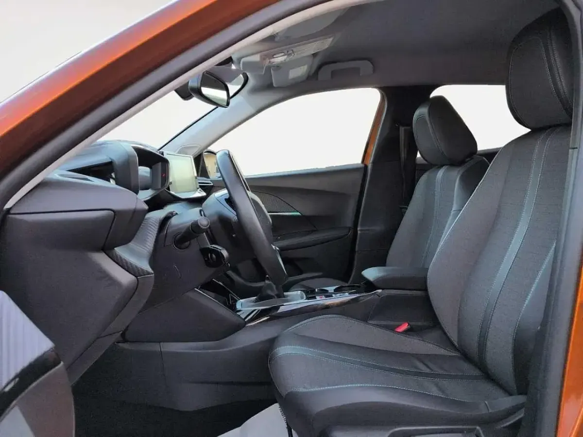 Usata Peugeot 2008 Allure 110 CV (80 kW) 2022 Arancione SUV