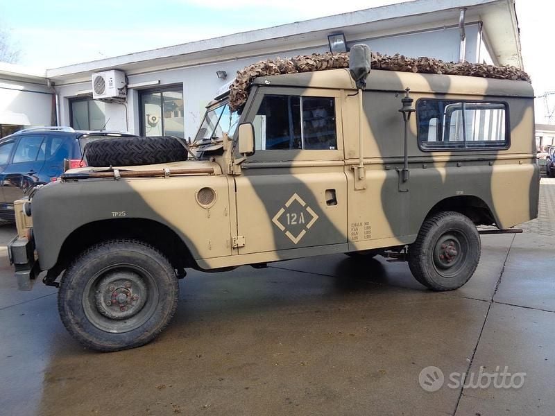 Usata Land Rover 3 98 CV (72 kW) 1981 Beige SUV