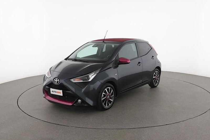Usata Toyota Aygo X-wave 72 CV (52 kW) 2020 Grigio Utilitaria