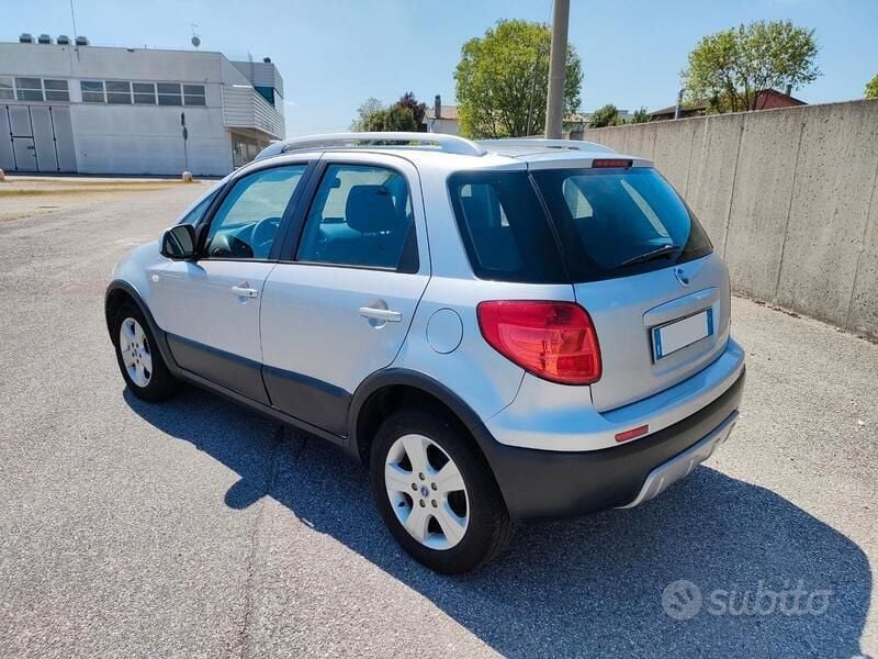 Occasion Fiat Sedici Dynamic 107 ch (78 kW) 2007 Argent SUV