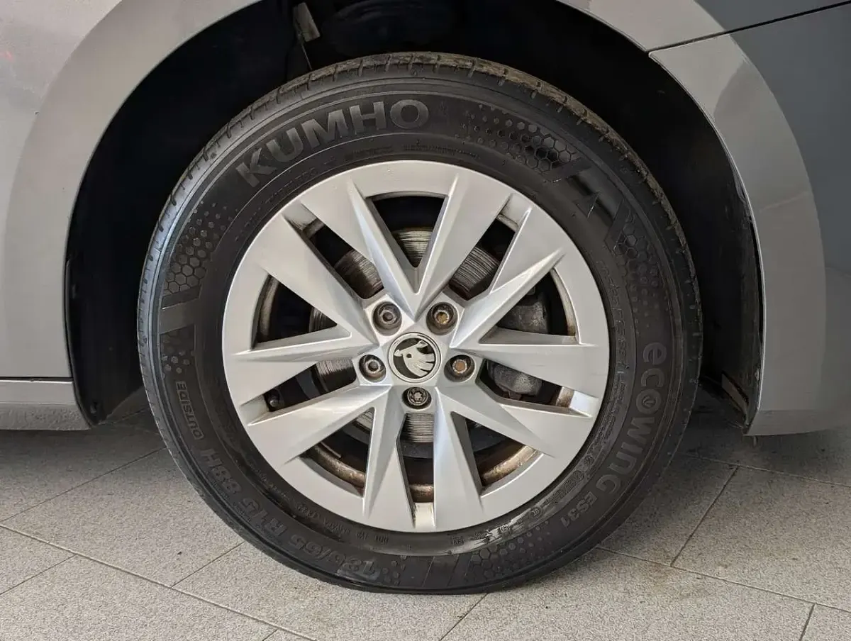 Usata Skoda Fabia Ambition 80 CV (58 kW) 2023 Grigio Utilitaria