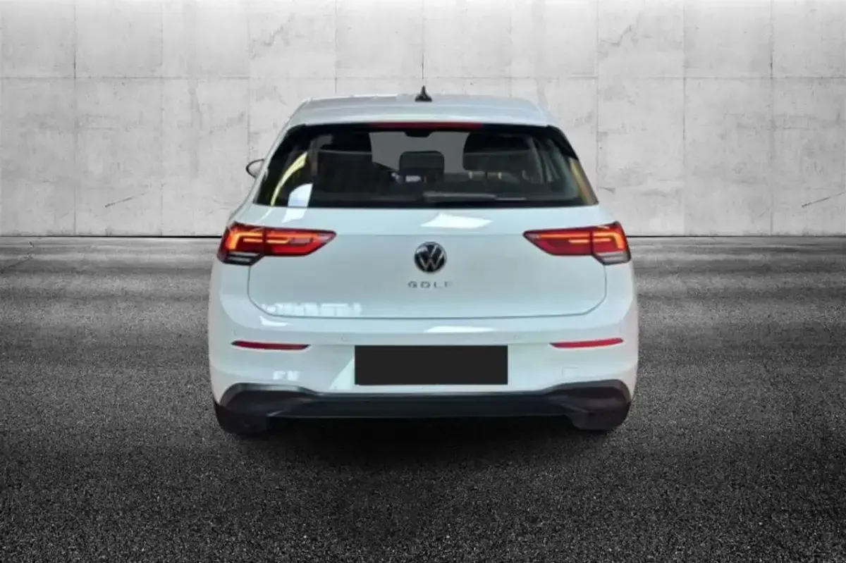 Usata VW Golf Life 116 CV (85 kW) 2022 Bianco Monovolume