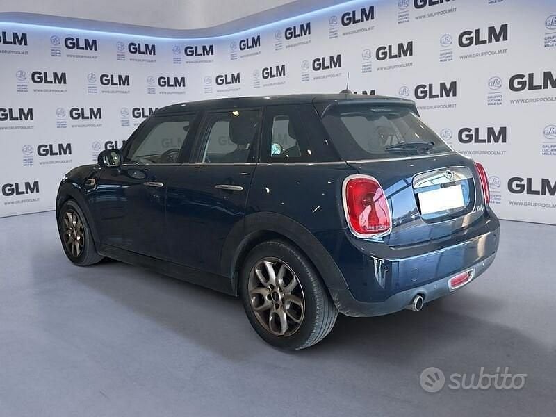 Begagnad Mini One D 95 HK (69 kW) 2017 Blå Halvkombi