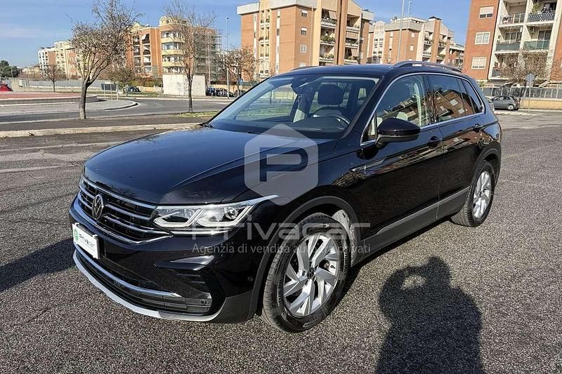 Nero Usata 2023 VW Tiguan Elegance SUV | 32.900 € (Buon prezzo) - Immagine 1/4