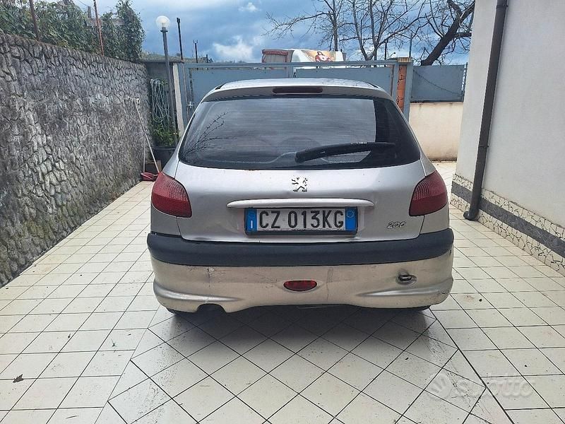Usata Peugeot 206 68 CV (50 kW) 2006 Grigio Utilitaria