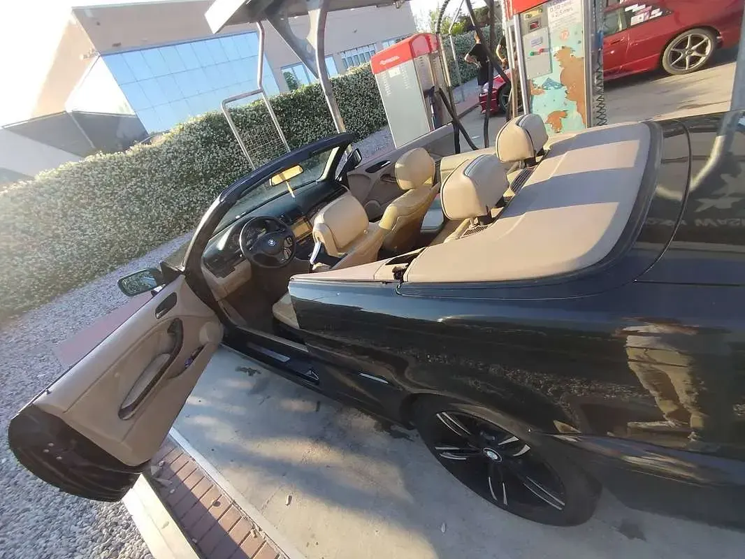 Usata BMW 320 Cabriolet 150 CV (110 kW) 2005 Nero Cabrio