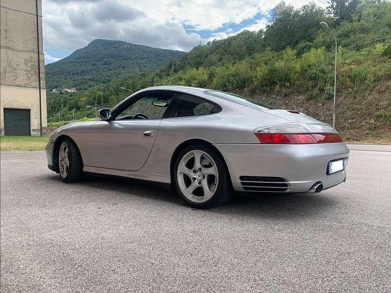 Usata Porsche 911 Carrera 4S 320 CV (235 kW) 2001 Argento Coupé
