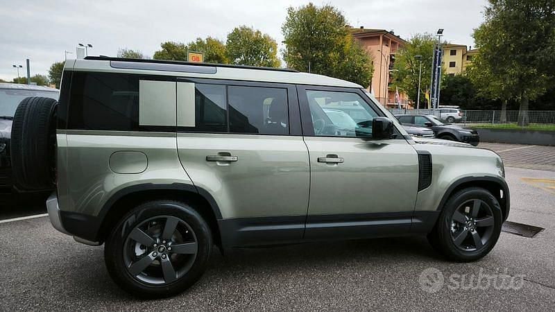 Nouvelle Land Rover Defender S 200 ch (147 kW) 2025 Vert Berline