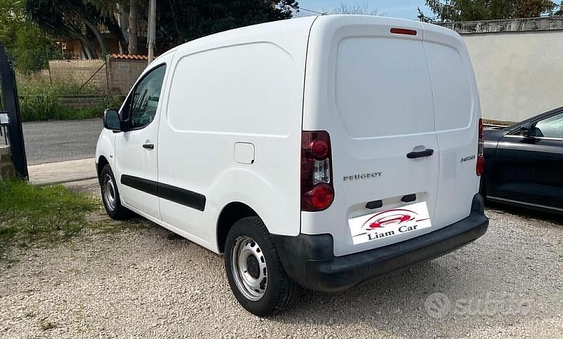 Gebraucht Peugeot Partner 75 PS (55 kW) 2017 Weiß Van / Kleinbus