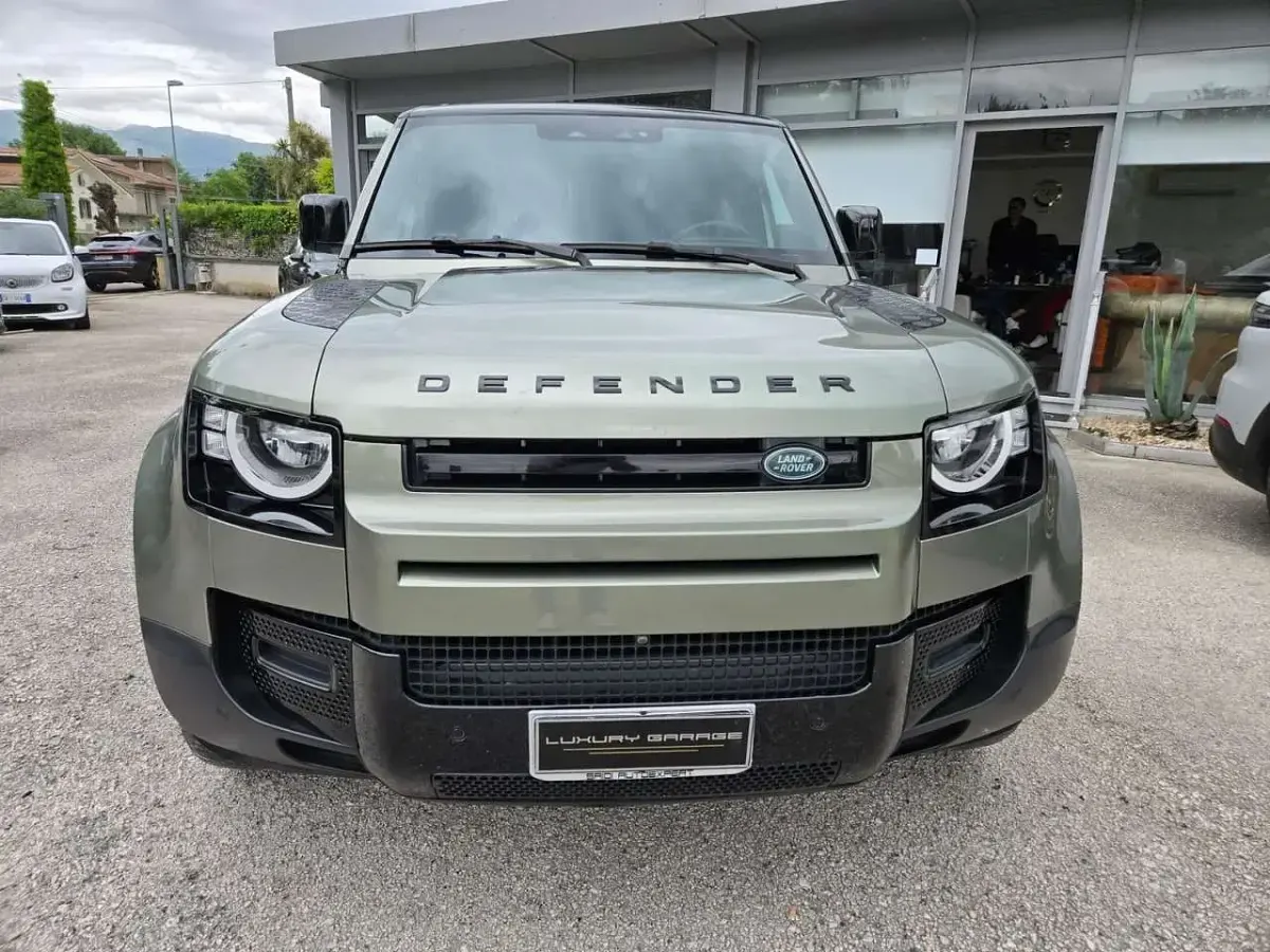 Usata Land Rover Defender HSE 200 CV (147 kW) 2020 Verde SUV