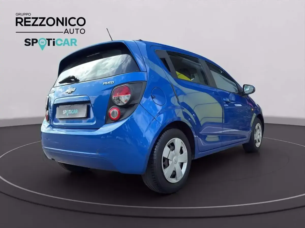 Usata Chevrolet Aveo LT 86 CV (63 kW) 2011 Blu pastello Berlina