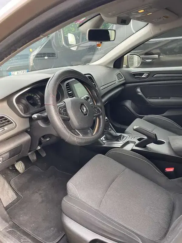 Usata Renault Mégane GrandTour 95 CV (69 kW) 2019 Oro Station wagon
