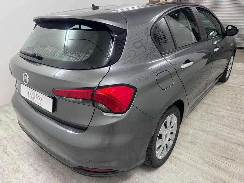 Usata Fiat Tipo Lounge 95 CV (69 kW) 2016 Grigio Berlina