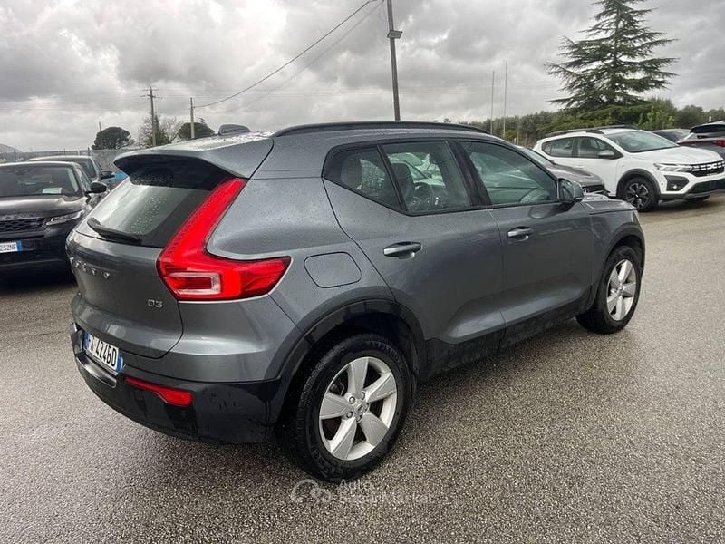 Usata Volvo XC40 Business Edition 150 CV (110 kW) 2018 Giallo SUV
