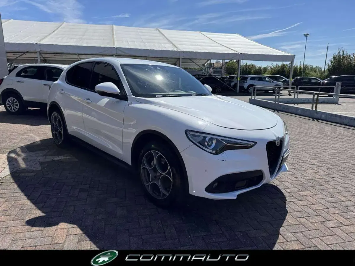 Usata Alfa Romeo Stelvio Sprint 190 CV (139 kW) 2022 Bianco SUV