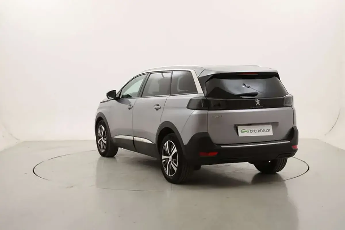 Usata Peugeot 5008 Allure 131 CV (96 kW) 2024 Grigio SUV