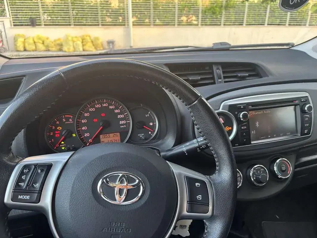 Usata Toyota Yaris Active 90 CV (66 kW) 2013 Utilitaria