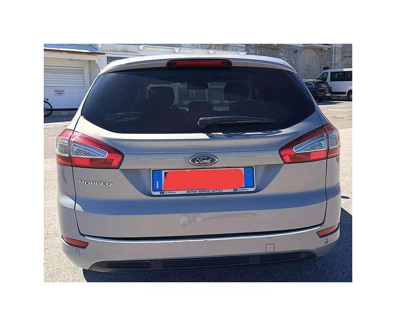 Usata Ford Mondeo Titanium 163 CV (119 kW) 2012 Argento Station wagon