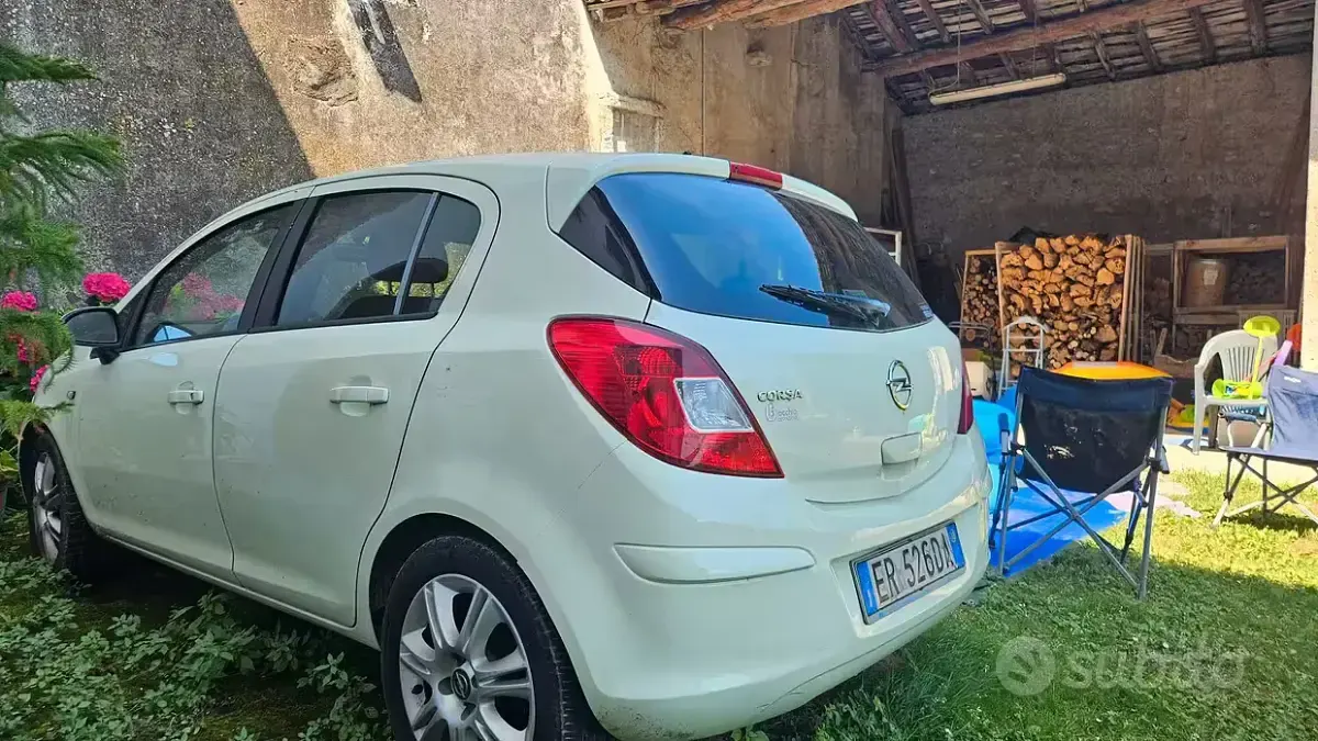 Usata Opel Corsa 85 CV (62 kW) 2013 Utilitaria