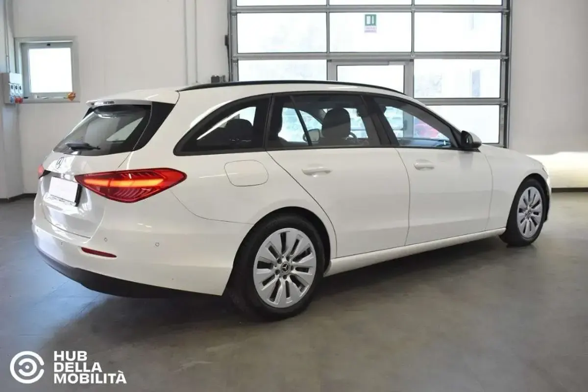 Usata Mercedes C220 Business 200 CV (147 kW) 2022 Bianco Station wagon