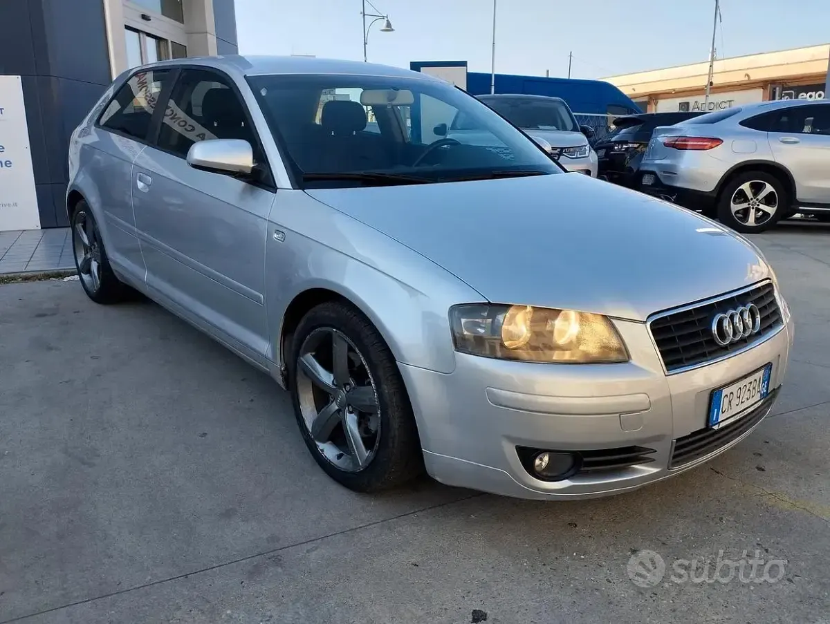 Usata Audi A3 Ambiente 140 CV (102 kW) 2004 Grigio Utilitaria