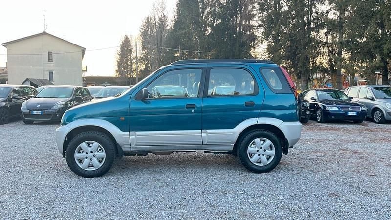 Usata Daihatsu Terios 83 CV (61 kW) 1997 Blu SUV