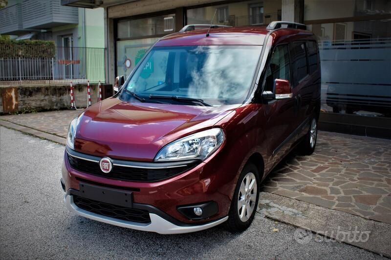 Rosso Usata 2016 Fiat Doblò Trekking Monovolume | 14.700 € (Buon prezzo) - Immagine 1/4
